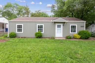 Main picture of 6543 N East Park View St