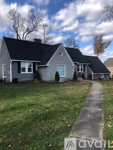 Main picture of 612 S Cleveland Massillon Rd