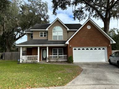 Main picture of 22 Lambert Ct
