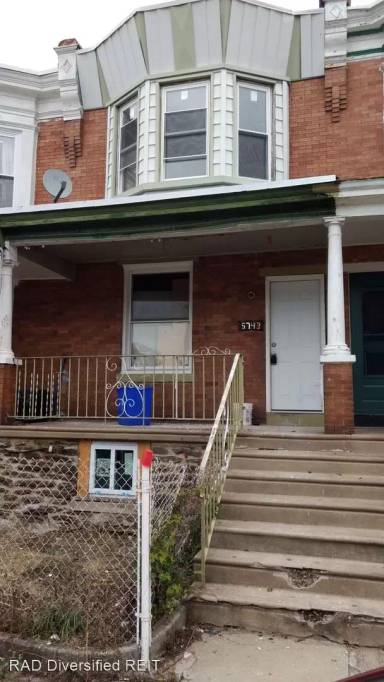 Main picture of 5743 N Beechwood St