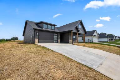 Main picture of 3644 Limestone Ln