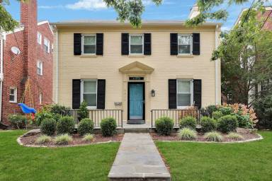 Main picture of 6513 7th Pl NW