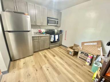 Main picture of 8 Medford St