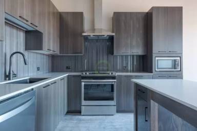 Main picture of 950 W Washington Blvd