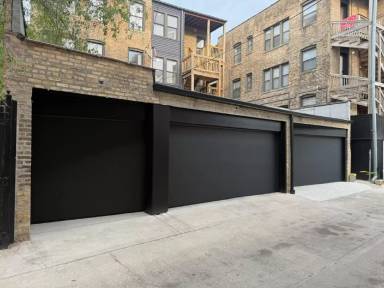 Main picture of 7516 N Eastlake Ter