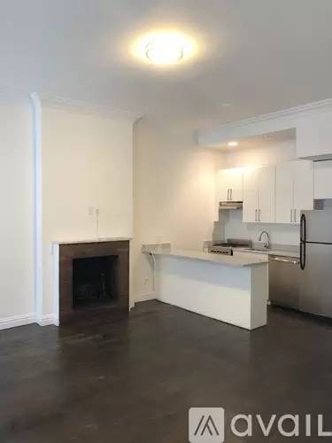 Main picture of 8 W 9th St