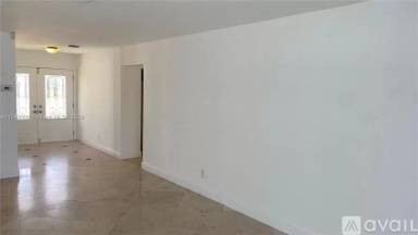 Main picture of 21220 NE 25th Ct