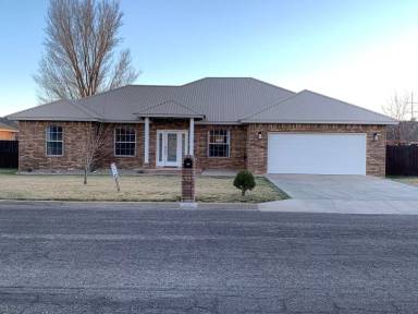 Main picture of 2105 Howard Cowper Dr