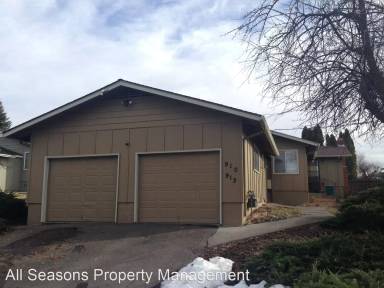 Main picture of 904 W Oregon Ave