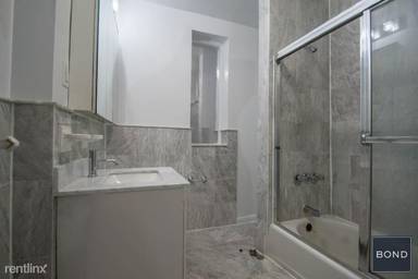 Main picture of 214 E 51st St
