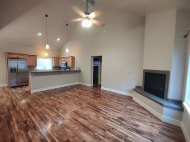 Main picture of 61345 Larry St