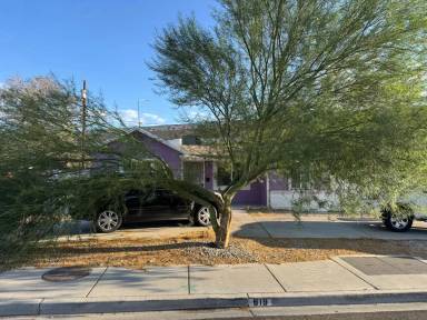 Main picture of 915 E Mesquite Ave