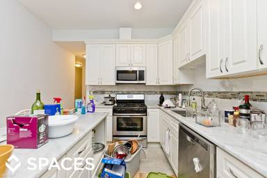 Main picture of 1645 W Chicago Ave