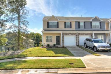 Main picture of 16046 Simril Ct