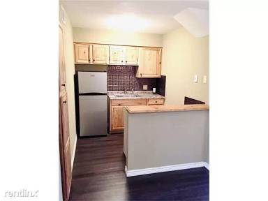 Main picture of Old Castle Hill Condo