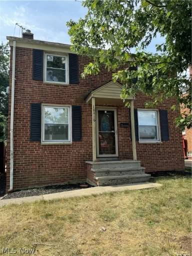 Main picture of 18416 Waterbury Ave