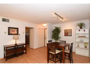 Main picture of 1906 E Shorewood Blvd