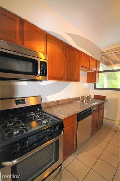 Main picture of 1115 W Oakdale Ave