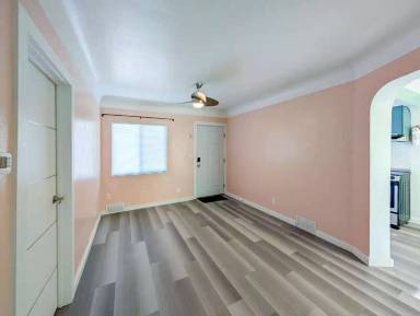 Main picture of 2218 Hoyt Ave