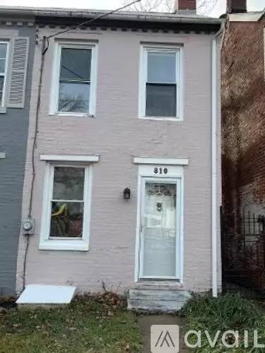 Main picture of 810 E Patrick St