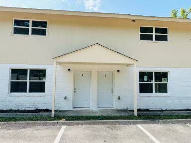 Main picture of 2445 Lowe St