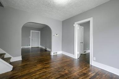 Main picture of 4106 N 40th Ave