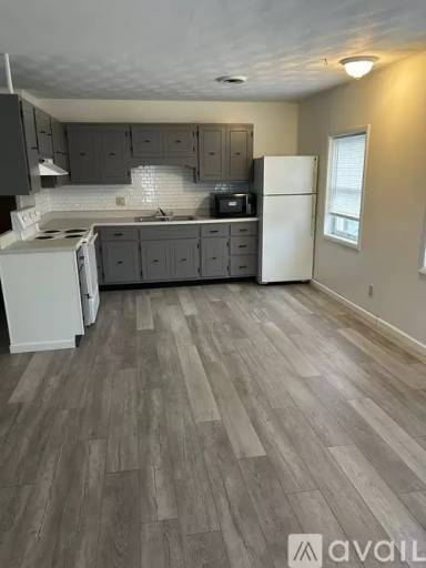 Main picture of 460 Main St