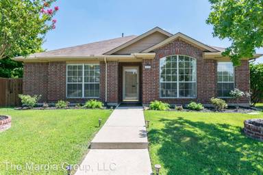 Main picture of 2905 Lakefield Dr