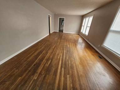 Main picture of 1210 S Wichita St