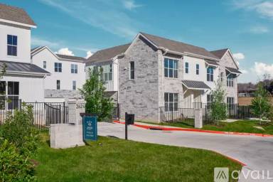 Main picture of Field House Condominiums