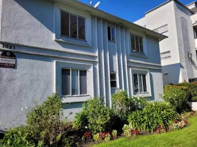 Main picture of 1051 S Bedford St