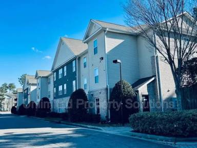 Main picture of 370 S Kerr Ave
