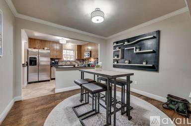 Main picture of 5818 E University Blvd