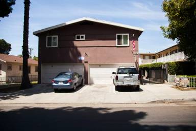 Main picture of 7647 Milton Ave