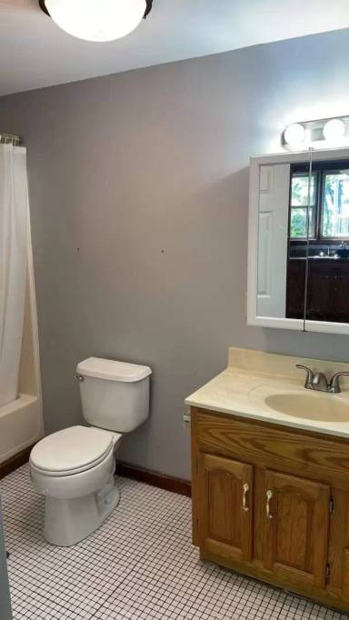 Main picture of 13 Oak St