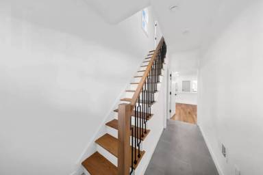 Main picture of 319 William St