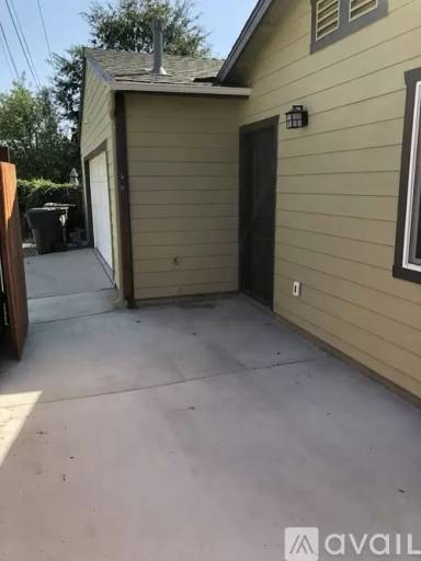 Main picture of 570 N 8th Ave