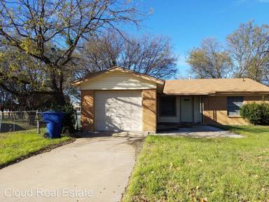 Main picture of 708 W Avenue E