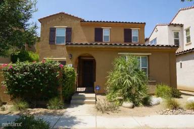 Main picture of 590 Calle Vibrante