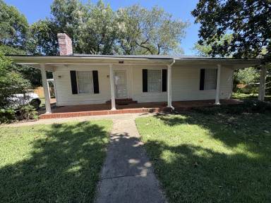 Main picture of 1316 S Johnston St