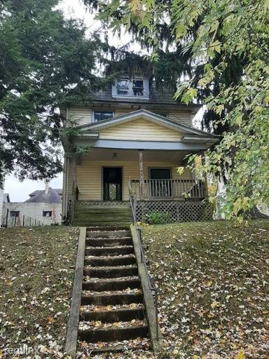 Main picture of 930 Marshall Ave