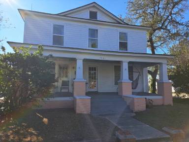Main picture of 1501 Arendell St
