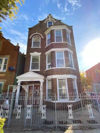 Main picture of 2417 S Christiana Ave