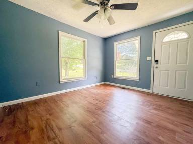 Main picture of 263 Dyer Ave