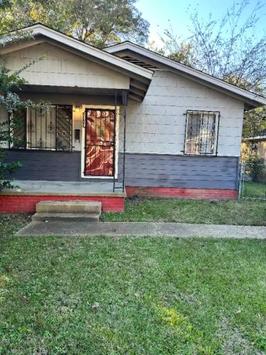 Main picture of 2215 Mobile Ave