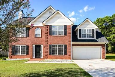 Main picture of 145 Trelawney Ln
