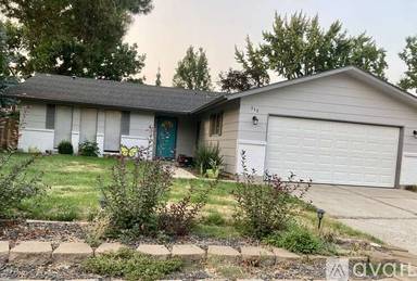 Main picture of 940 E Ironside Dr