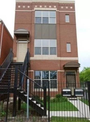 Main picture of 2535 W Harrison St