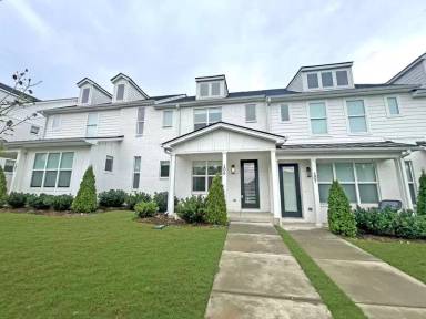 Main picture of 106 Ethelyne Way