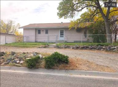 Main picture of 1819 Townsend Ave